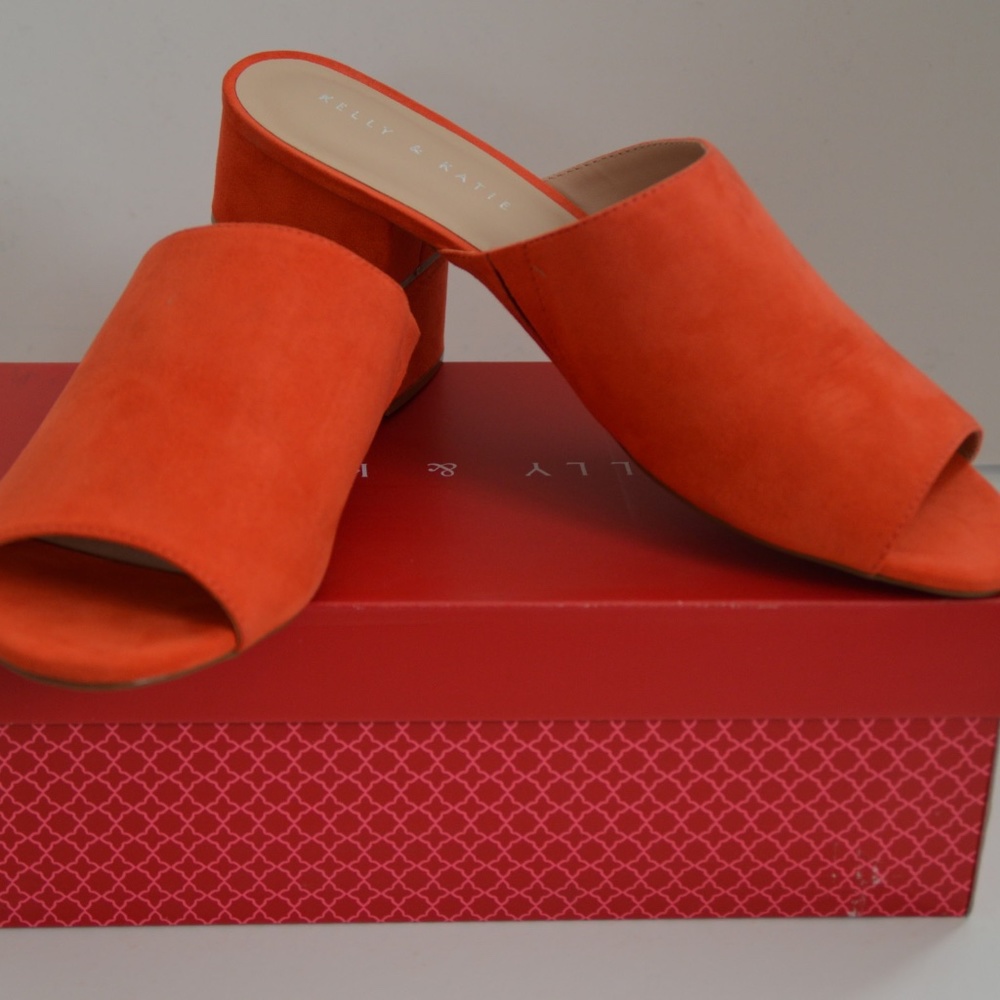 Ladies slip on block heel sandal size 9.5